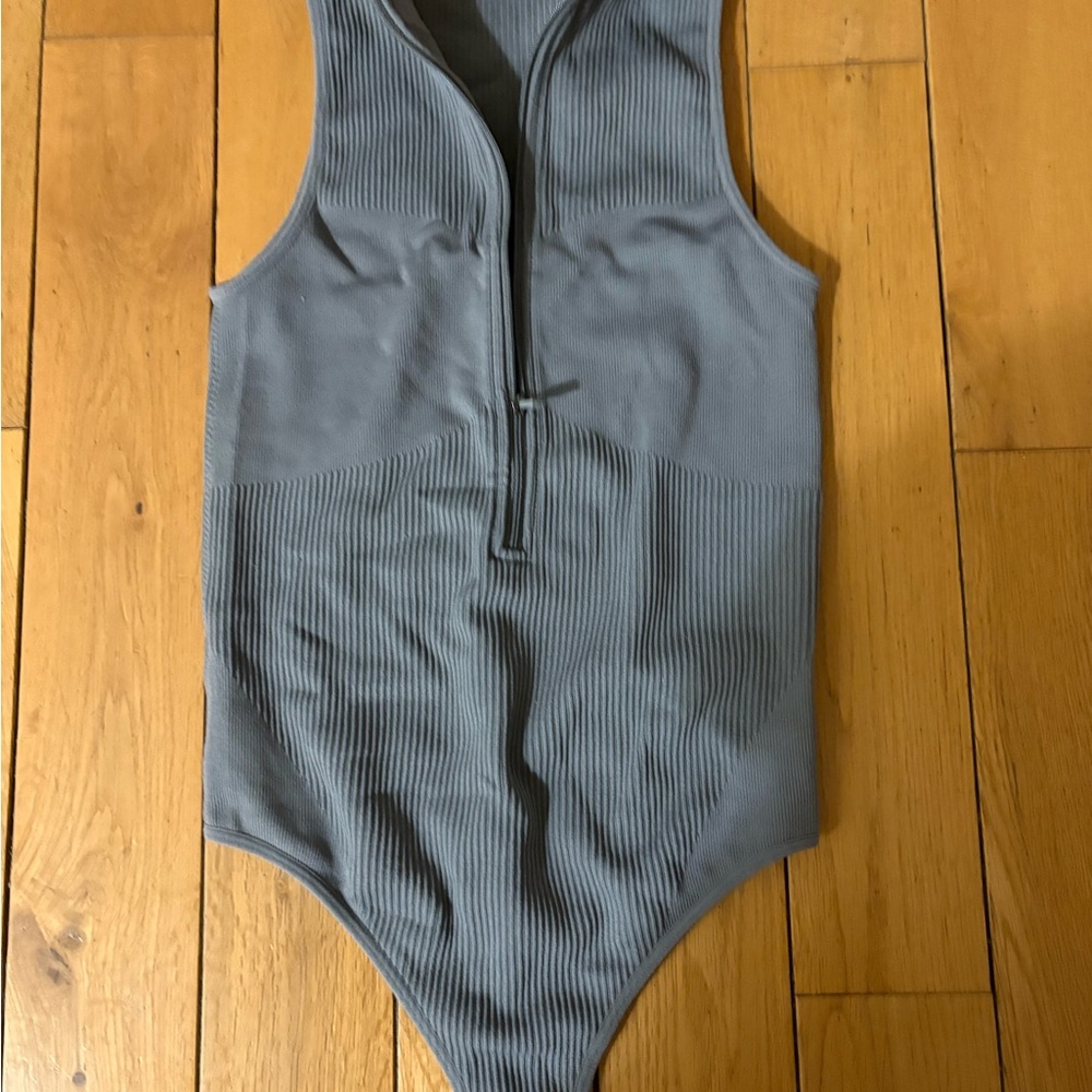 Garage Ribbed zip body suit